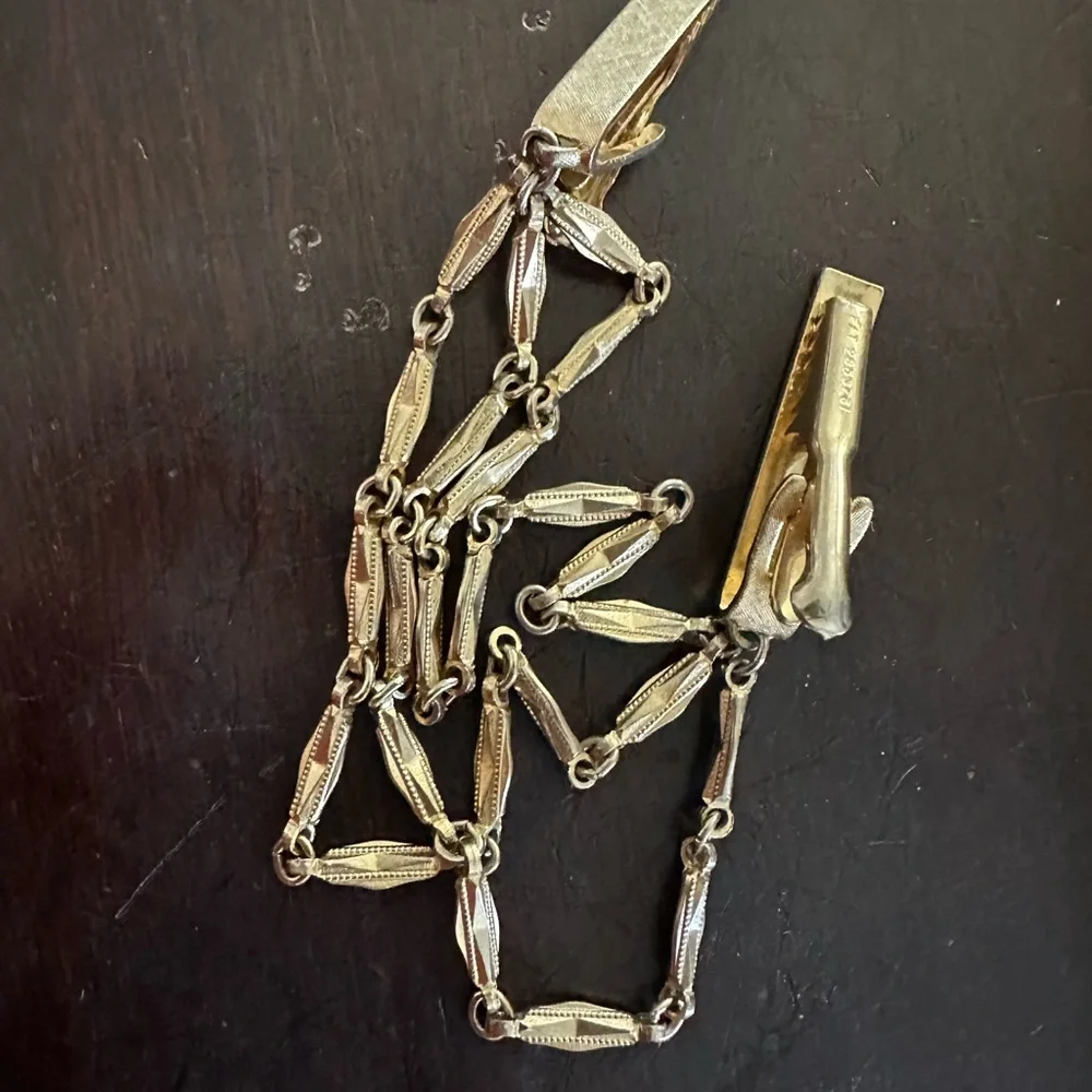 Vintage Handcrafted Knit Cape w/Vintage Sweater clip - Picture 6 of 7